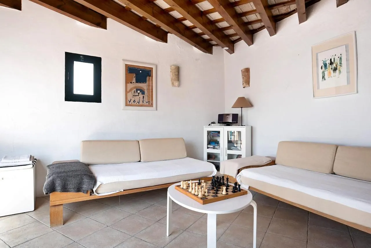 בית נופש הוילה וחר דה לה פרונטרה Sunny Rustic Townhouse